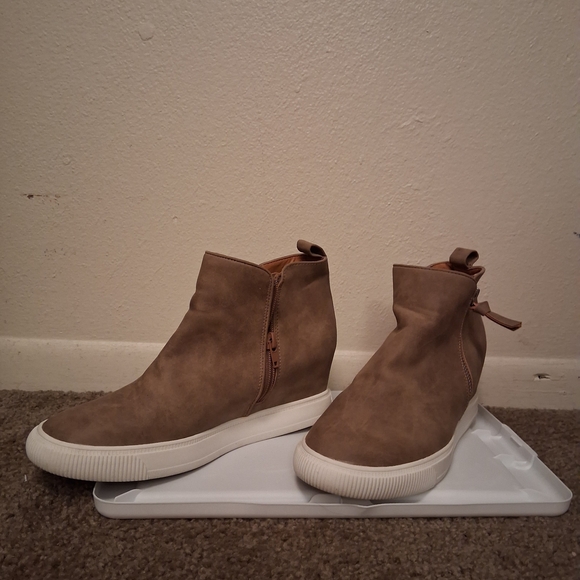 Women's Tan High-Top Sneakers - Picture 4 of 4